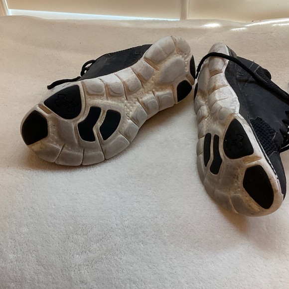 Under Armour Black and Gray Kids Sneakers - Picture 7 of 7